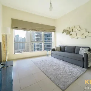 Contemporary One Bedroom With Full Marina View Апартаменты